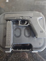 GLOCK 17 Gen 2 9MM LUGER (9x19 PARA) - 2 of 3