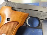SMITH & WESSON 422 .22 LR - 3 of 3