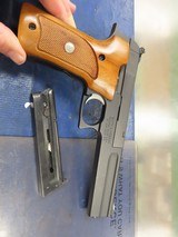 SMITH & WESSON 422 .22 LR