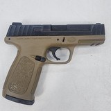 SMITH & WESSON SD40 .40 S&W - 2 of 3