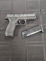 SMITH & WESSON M&P 40 .40 S&W