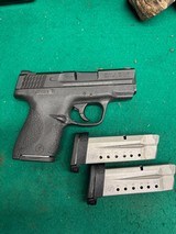 SMITH & WESSON M&P9 SHIELD 9MM LUGER (9x19 PARA)