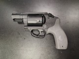 SMITH & WESSON BODYGUARD .38 SPL - 1 of 2