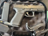 GLOCK G19 GEN 5 9MM LUGER (9x19 PARA) - 1 of 2