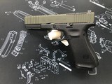 GLOCK glock 17 gen 5 9MM LUGER (9x19 PARA) - 1 of 3