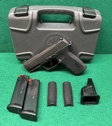 SIG SAUER P365 X-MACRO 9MM LUGER (9X19 PARA) - 1 of 3