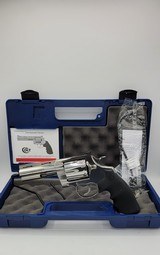 COLT ANACONDA
.44 MAGNUM - 1 of 3