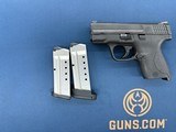 SMITH & WESSON m&p 40 shield .40 S&W - 1 of 3