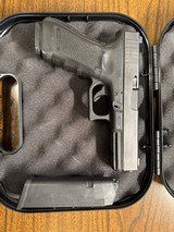 GLOCK G22 GEN 4 .40 S&W - 1 of 3