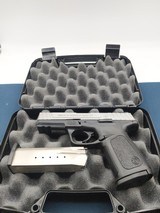 SMITH & WESSON SD40 VE .40 S&W - 1 of 3