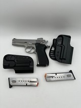 SMITH & WESSON 5903 9MM LUGER (9x19 PARA) - 1 of 3
