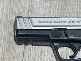 SMITH & WESSON SD40 VE .40 S&W - 2 of 3