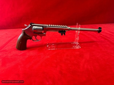 SMITH & WESSON 647 .17 HMR