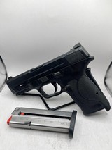 SMITH & WESSON M&P 9 SHIELD M2.0 9MM LUGER (9x19 PARA) - 1 of 3