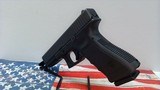 GLOCK G22 GEN 3 .40 S&W - 2 of 3