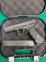 GLOCK G22 .40 S&W - 2 of 2