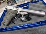 SMITH & WESSON SW22 VICTORY .22 LR - 2 of 3