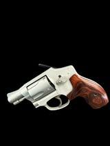 SMITH & WESSON 642 LADYSMITH .38 SPL - 1 of 3