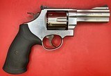 SMITH & WESSON MODEL 610 10MM