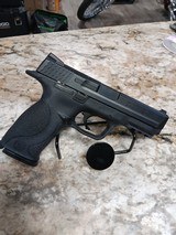 SMITH & WESSON M&P 40 .40 S&W - 2 of 3