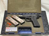 SMITH & WESSON 910 9MM LUGER (9x19 PARA) - 1 of 3