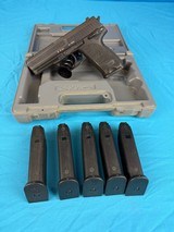 HECKLER & KOCH USP .40 S&W - 1 of 3