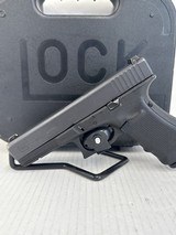 GLOCK G22
GEN 4 .40 CALIBER - 1 of 3