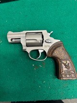 TAURUS 605 .38 SPECIAL/.357 MAGNUM - 1 of 2