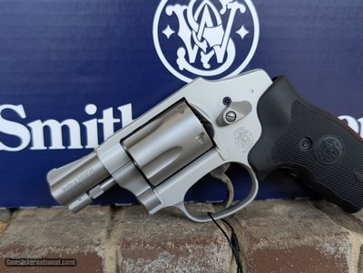 SMITH & WESSON 642 AIRWEIGHT CRIMSON TRACE LASERGRIPS .38 SPL +P