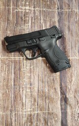 SMITH & WESSON M&P 40 Shield .40 S&W - 1 of 3
