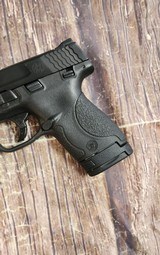 SMITH & WESSON M&P 40 Shield .40 S&W - 2 of 3