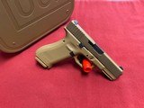 GLOCK 19X FDE NIGHT SIGHTS 9MM 9MM LUGER (9x19 PARA) - 1 of 3