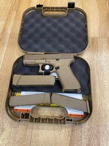 GLOCK 19X 9MM LUGER (9x19 PARA) - 1 of 3