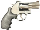 SMITH & WESSON 686-6 .357 mag - 2 of 3