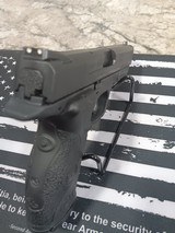 SMITH & WESSON M&P40 .40 S&W - 3 of 3