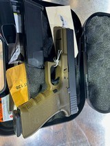 GLOCK G22 .40 S&W - 1 of 3