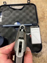 BERETTA 3032 Tomcat .32 ACP - 3 of 3