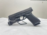 GLOCK G22 GEN 5 .40 S&W - 2 of 3