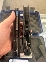 SMITH & WESSON M&P 40 .40 S&W - 3 of 3