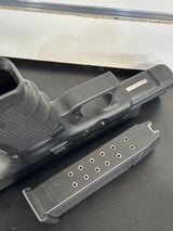 GLOCK G22 GEN 4 .40 S&W - 3 of 3