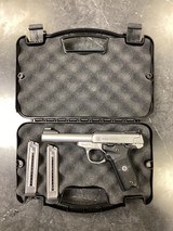 SMITH & WESSON SW22 VICTORY .22 LR - 3 of 3
