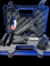 SMITH & WESSON M&P 40 .40 S&W - 1 of 3
