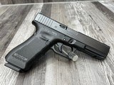 GLOCK G22 GEN 4 .40 S&W - 2 of 3