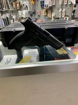 SMITH & WESSON M&P 40 .40 S&W - 1 of 3