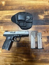 SMITH & WESSON SD9VE W/2 Mags + Holster 9MM LUGER (9x19 PARA) - 1 of 3