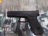 GLOCK G22 GEN 3 .40 S&W - 2 of 3