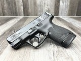 SMITH & WESSON M&P 9 SHIELD 9MM LUGER (9X19 PARA) - 1 of 3