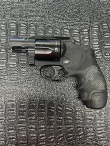 SMITH & WESSON BODYGUARD
.38 SPL - 1 of 3