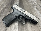 SMITH & WESSON SD40 VE .40 S&W - 2 of 3