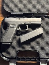 GLOCK G17 GEN 4 9MM LUGER (9x19 PARA) - 1 of 3